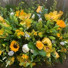 Yellow &amp; White Seasonal Coffin Spray